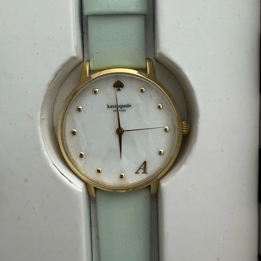 Kate Spade‎ Elegant White and Gold Box